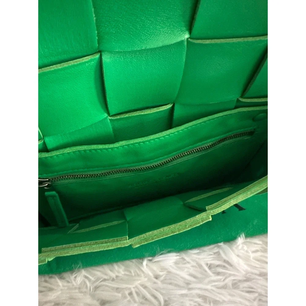 Bottega Veneta Cassette Leather Parakeet Green Crossbody Bag Handbag